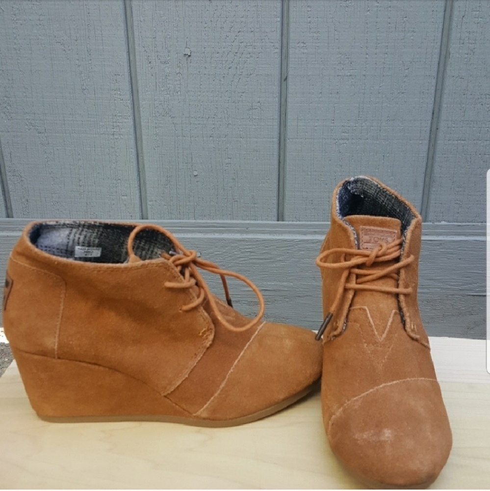 TOMS Wedge "Desert" suede boots/booties